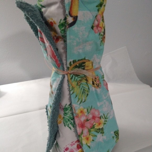 8 pack handcrafted in paper towels. Rainforest themed.10"X10" size New - Picture 2 of 10